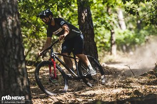Getestet wurden die Bikes in mehreren Testsessions im staubigen Sommer 2022. Getestet wurden die Bikes in mehreren Testsessions im staubigen Sommer 2022.