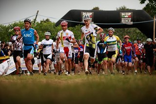 Der Start zur ersten WEMBO 24h MTB Weltmeisterschaft 2012