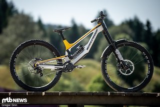 Sam Hill ist zurück im Downhill World Cup und setzt auf ein speziell lackiertes Nukeproof Dissent Carbon