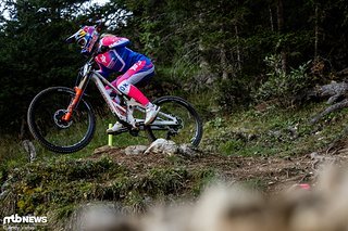 Allein bis zu ersten Split nach knapp 50 Sekunden hatte die Orbea-Fahrerin bereits einen für Lenzerheide-Verhältnisse riesigen Vorsprung rausgefahren
