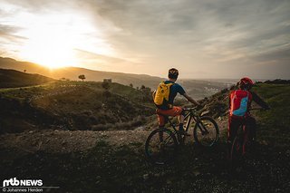Fast ist die Sonne hinterm Berg - unser Signal, für heute Feierabend zu machen