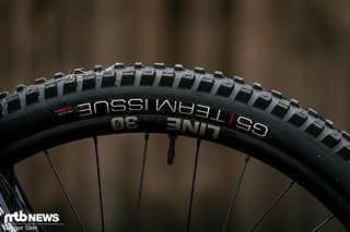 Der Kontakt zum Boden ist fest in den Händen der Hausmarke Bontrager