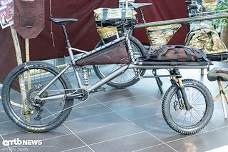Wenn sich ein Specialized Pitch und ein Omnium Mini Max paaren, kommt das heraus.
