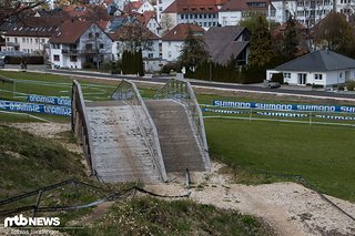 Einmal über die Brücke, ab in die Feedzone und einmal zurück über die andere Brücke