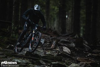 Egal, ob wilde Steinfelder oder mit Sprüngen durchzogener Flowtrail Egal, ob wilde Steinfelder oder mit Sprüngen durchzogener Flowtrail