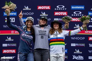 Das Podium der Juniorinnen in Val di Sole 2024 war fest in neuseeländischer Hand