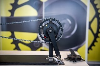 In dieser Kurbel schlummert eine Technik, die einen schnellen Übersetzungswechsel per Rücktritt zulässt.