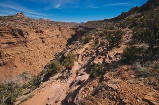 Einer der flowigsten und schönsten Teile von Porcupine Rim, dem Supertrail in Moab Einer der flowigsten und schönsten Teile von Porcupine Rim, dem Supertrail in Moab