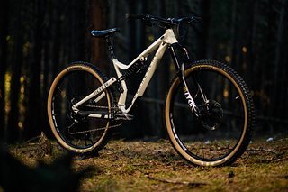Beim Commençal Meta TR SX handelt es sich um eine besonders auf Fahrspaß optimierte Version des bekannten 29"-Trailbikes