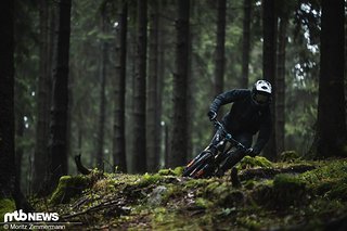 Die Geometrie verschafft eine zentrale Position im Bike, was eine gute Balance bewirkt Die Geometrie verschafft eine zentrale Position im Bike, was eine gute Balance bewirkt