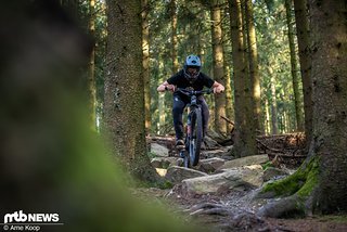 Man fühlt sich auf dem Spindrift schnell wohl und kann es auch in unbekanntem Gelände richtig krachen lassen. Man fühlt sich auf dem Spindrift schnell wohl und kann es auch in unbekanntem Gelände richtig krachen lassen.
