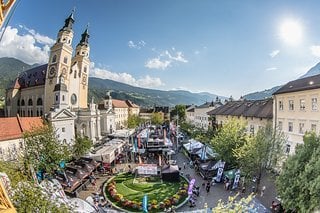 Am Brixner Domplatz ist die Expo-Area aufgebaut