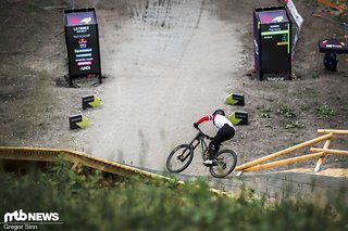 Weshalb genau man einen Zieleinlauf baut, der großräumig für Fans abgesperrt ist, bleibt ein Rätsel