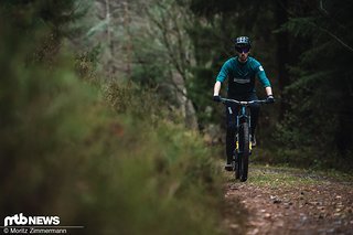 Bergauf ist das Prime Thunderflash für ein Enduro ziemlich zügig unterwegs. Bergauf ist das Prime Thunderflash für ein Enduro ziemlich zügig unterwegs.