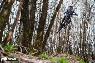 Werden wir den Burbacher zukünftig auch hin und wieder bei Downhill-Rennen sehen? Den Speed, um in der nationalen Spitze mitzufahren, hätte er allemal …