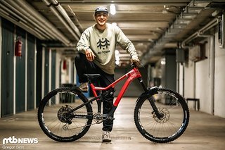 Daniel mit seinem Arbeitsgerät.