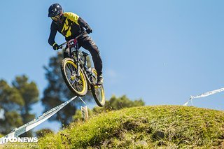 Vollgas beim Training mit dem neuen Bikes und der neuen Ausstattung Vollgas beim Training mit dem neuen Bikes und der neuen Ausstattung