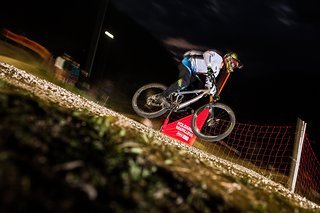 Die Anfahrt zur Proline nimmt Jonas Gauss mit einem Bunnyhop, um mehr Schwung mitzunehmen
