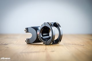 Der Acros Popular Stem ist ein CNC-gefräster Vorbau, der in Längen von 50 bis 90 mm und mit einer dicken 35 mm klemmung angeboten wird