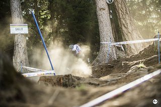 So mancher Versuch sauber durch die Steine zu kommen endete aber auch in einer reinen Staubwolke, ohne herausfahrenden Fahrer.