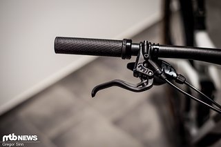 Magura MT Thirty-Bremsen sollen die nötige Verzögerung liefern. Magura MT Thirty-Bremsen sollen die nötige Verzögerung liefern.