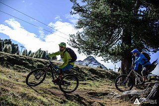 Erster Trail des Tages an der Bergbahn Schöneben Erster Trail des Tages an der Bergbahn Schöneben