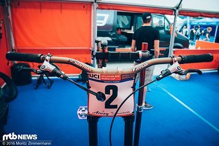 Unfahrbar? Der Renthal Fatbar an Troys Demo misst 740 mm