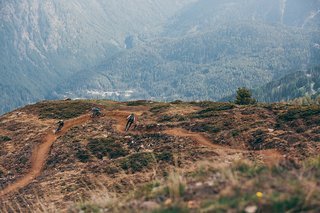 Die Zufahrt zur Gahe Line erfolgt von der Bergstation der Giggijochbahn über die im vorigen Jahr eröffnete Harbe Line (2,2 km Länge, 177 hm Abfahrt)