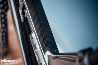 Die schicke Sichtcarbon-Optik macht einiges her und sorgt nicht selten für neidische Blicke. Die schicke Sichtcarbon-Optik macht einiges her und sorgt nicht selten für neidische Blicke.