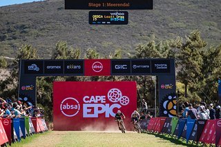Georg Egger und Lukas Baum fuhren eine starke Etappe und mussten sich erst im Finale von Scott-SRAM und Wilier-Vitorria geschlagen geben. Auch in der Gesamtwertung rückte Speed Company vor auf Platz drei. Georg Egger und Lukas Baum fuhren eine starke Etappe und mussten sich erst im Finale von Scott-SRAM und Wilier-Vitorria geschlagen geben. Auch in der Gesamtwertung rückte Speed Company vor auf Platz drei.