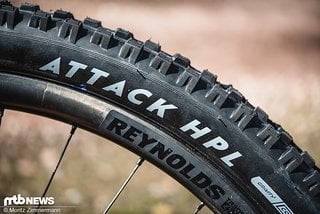 Der Vee Tire Attack HPL kostet rund 70 € und ist neben der Top40-Gummimischung auch mit einem speziellen E-Bike-Compound erhältlich.