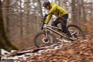 Auch auf den ruppigeren Trails, die im Testzeitraum unter die Räder genommen wurden, schlägt sich das Rad gut Auch auf den ruppigeren Trails, die im Testzeitraum unter die Räder genommen wurden, schlägt sich das Rad gut