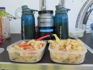 Eine schnelle Erholung vom Training ist wichtig bei Enduro-Rennen. Einen leeren Tank am Renntag zu haben, kann sich niemand leisten