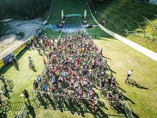 Start zum ersten Mesa Parts Trail Hero. Noch ist das Starterfeld überschaubar - das soll sich in den kommenden Jahren aber ändern! Start zum ersten Mesa Parts Trail Hero. Noch ist das Starterfeld überschaubar - das soll sich in den kommenden Jahren aber ändern!