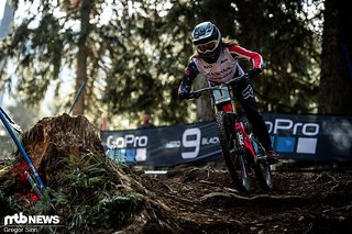 Phoebe Gaele hat sich kurz vorm Rennen in Val di Sole das Handgelenk gebrochen