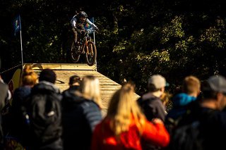 Endlich mal wieder ein Rennen fahren zu können mit richtig vielen Zuschauern und Stimmung am Streckenrand, ist eine schöne Belohnung zum Abschluss der Saison. Wir hoffen, nächstes Jahr wird noch etwas mehr Normalität in das Renngeschehen einkehren.