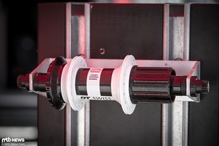 Selbstverständlich kann sich DT Swiss als OEM auch nicht dem neuen Boost148 / Boost110 Achsmaß verwehren