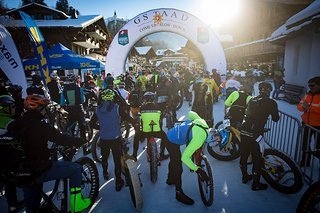 Start auf der Promenade von Gstaad Stage 2 Start auf der Promenade von Gstaad Stage 2