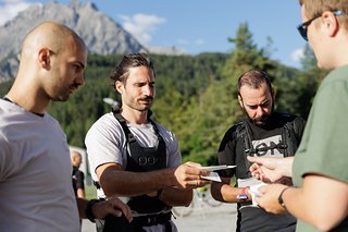 Zurück am Eventgelände werden die Zeiten verglichen und schon steht das Abendessensbuffet bereit. Zurück am Eventgelände werden die Zeiten verglichen und schon steht das Abendessensbuffet bereit.