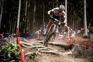 Das XC-Rennen war eine harte Nummer. Am Anfang drückte unser Blogger gemeinsam mit Weltmeister Alan Hatherly etwas zu stark aufs Gaspedal, sodass es hinten raus etwas zäh wurde.