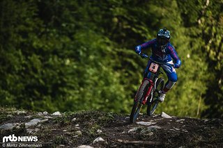 Ihre Landsfrau Marine Cabirou war ebenfalls sehr gut unterwegs, doch im Ziel musste sich sich mit einem Rückstand von weniger als einer halben Sekunde geschlagen geben.