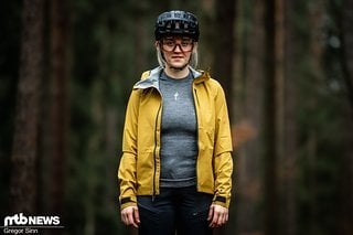 Das Baselayer von Specialized sitzt sehr figurbetont.