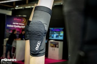 Der Knee Protector Lite Ls Flex teilt sich die Protektor-Einheit mit dem Ellenbogenschoner und ist für Trailbiker gedacht, die viel pedalieren.