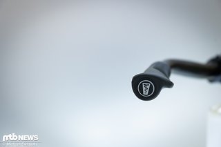 Abgeschrägte Flügel sollen den Ellennerv schonen