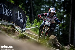 Um Aaron Gwin ranken sich zahlreiche Gerüchte. Fest steht bislang nur: Er wurde gemeinsam mit seinem Teamkollegen Neko Mulally offiziell vom YT Mob verabschiedet Um Aaron Gwin ranken sich zahlreiche Gerüchte. Fest steht bislang nur: Er wurde gemeinsam mit seinem Teamkollegen Neko Mulally offiziell vom YT Mob verabschiedet