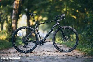 Hier zwar schwarz statt orange, trotzdem aber eine sehr runde Sache: Das Propain Terrel im MTB-Spec.