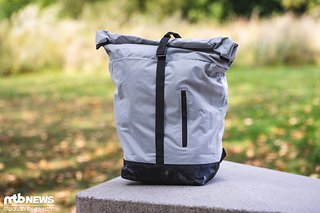 Der Rolltop-Rucksack von Ride + Go kostet 14,99 € und hat gleich zwei Verwendungen. Der Rolltop-Rucksack von Ride + Go kostet 14,99 € und hat gleich zwei Verwendungen.
