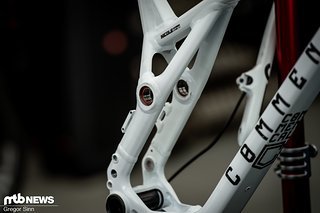 Bei Commencal wurden alle Räder bis auf die letzte Schraube zerlegt Bei Commencal wurden alle Räder bis auf die letzte Schraube zerlegt