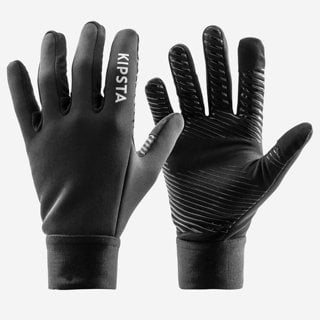 Fußball? Radfahren! Gabi nutzt die supergünstigen Keepwarm-Handschuhe gerne für das Biken im Winter.