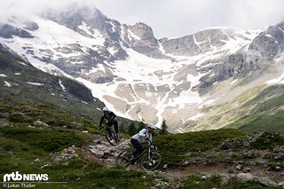 Doch schon bald nimmt das Gefälle und der Fahrspaß zu. Doch schon bald nimmt das Gefälle und der Fahrspaß zu.